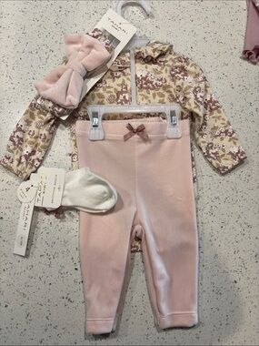Tahari Pink Floral Baby Outfit with Velvet Leggings and Bow